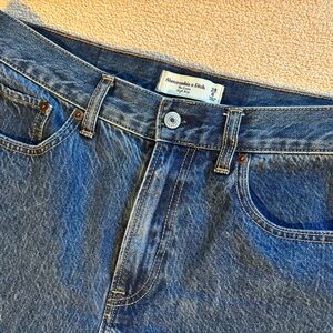 Abercrombie & Fitch Loose High Rise Jean